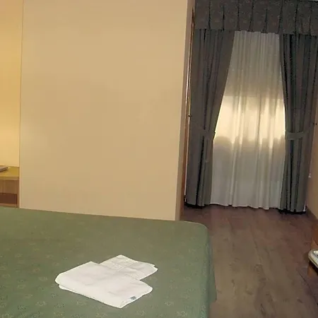 Payro Hotel 2*