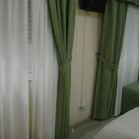 Payro Hotel 2*